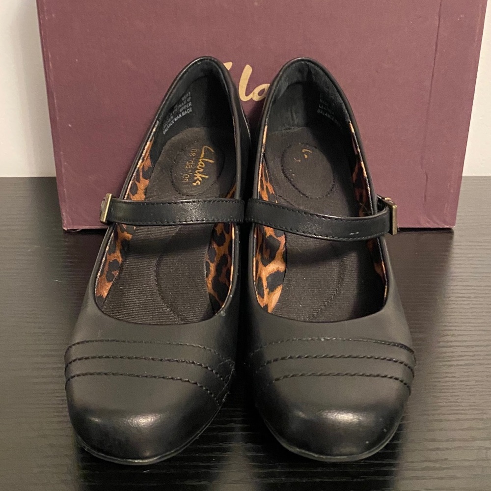 Clarks Sapphire Vase Black Mary Jane Pumps